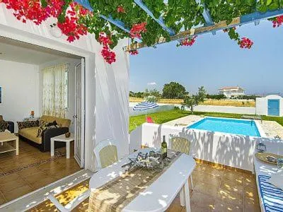 White Houses Villas, hotel v destinaci Gennadi