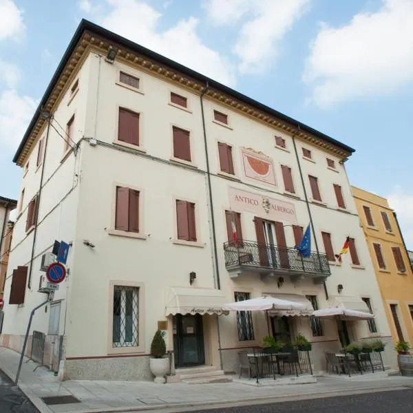 Antico Albergo โรงแรมในเนกรา