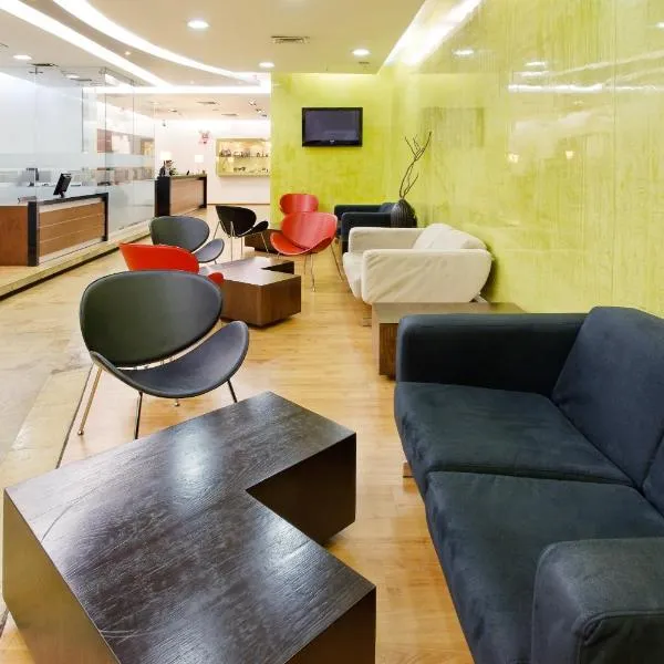 Hotel Holiday Inn Express & Suites Medellin, an IHG Hotel、メデジンのホテル