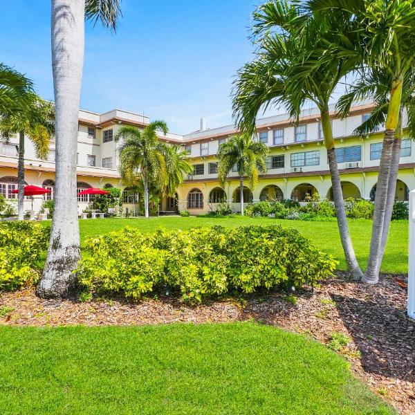 תמונה של מלון  Crystal Bay Historic Hotel