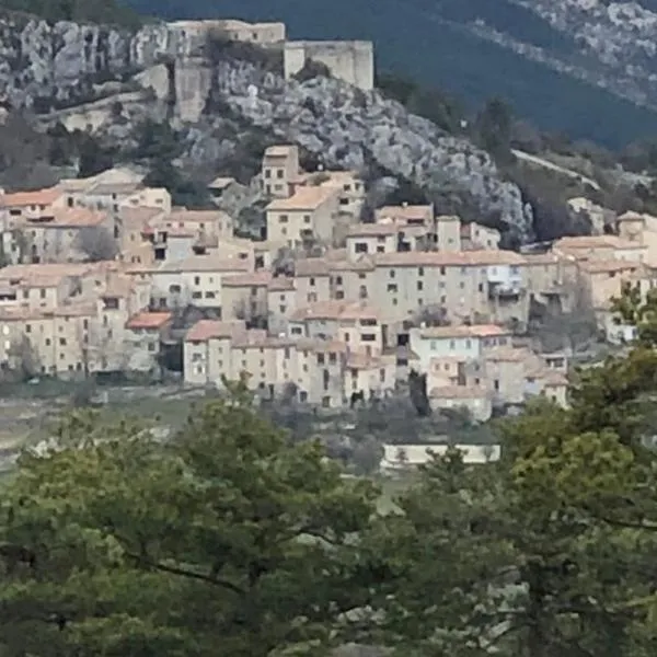 Le petit Saint Clair, hotel v destinaci Trigance