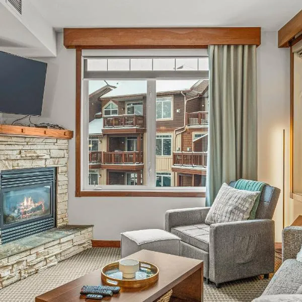 Romantic Mountain Escape Outdoor Hot Tubs & Private Balcony!, hotel Canmore-ban