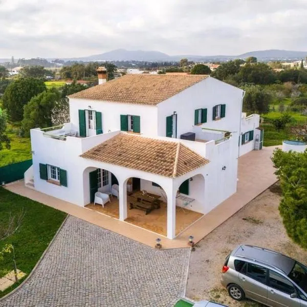 Vivenda com Piscina Ria Formosa, hotel v destinaci Tavira