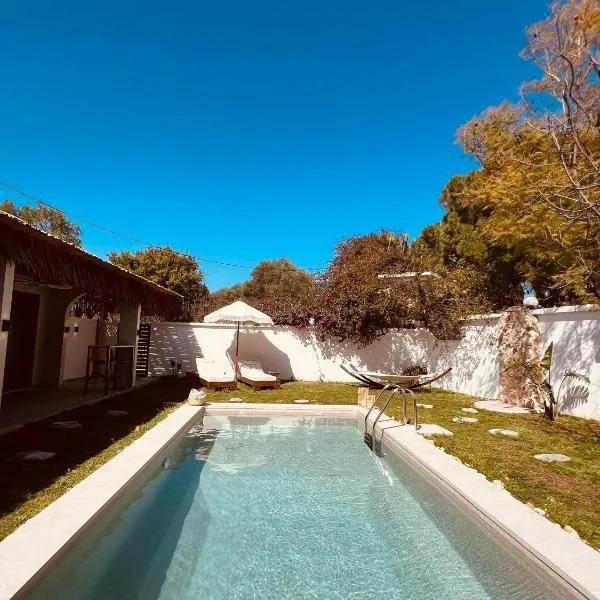 Naya pool & garden view bungalow – hotel w mieście Koskinou