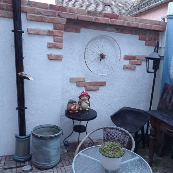 Revans teázó apartman- belváros – hotel w mieście Pápa