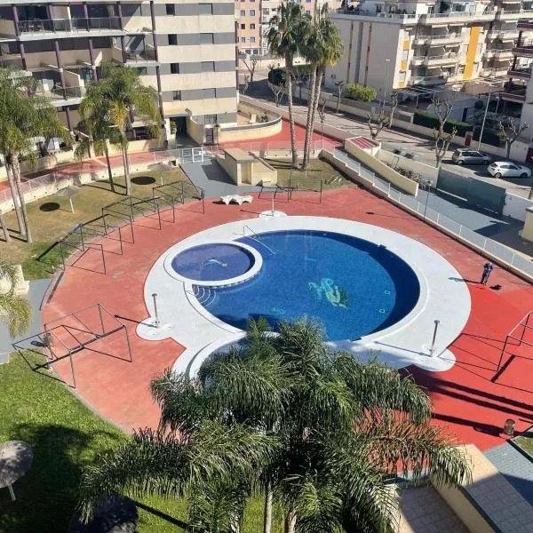 Excelente ático con gran terraza y barbacoa en Canet d'en Berenguer, hotel in Valencia