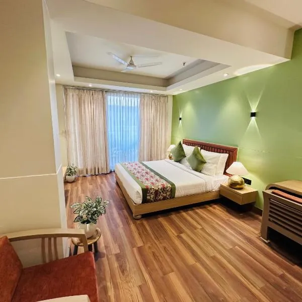 Hotel IP Swarn near Anand Vihar Vaishali Ghaziabad, hotel in Ghaziabad