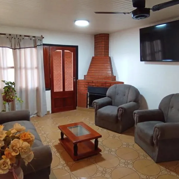 Casa jardín, hotel in Jardín América