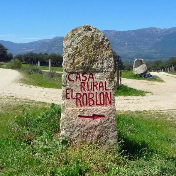 Casa Rural El Roblon, hotel in Navamorcuende