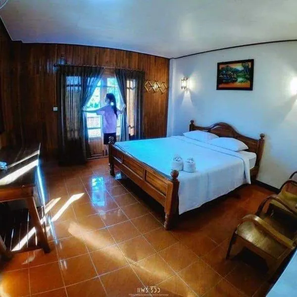 บ้านสวนกุหลาบแก้วรีสอร์ท, hotel en Ban Mae Lai