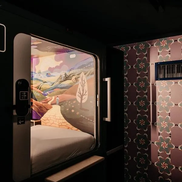 Capsule Hotel - Lucerne Old Town、ルツェルンのホテル