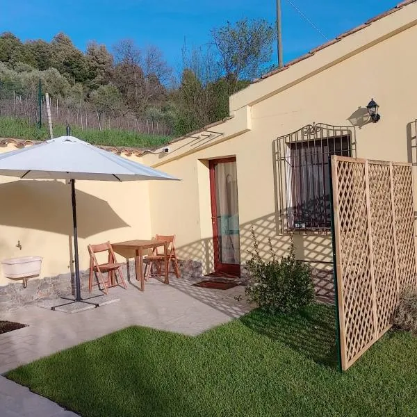 New! La Ginestra,casa vacanze in montagna-Seulo Sardegna, hotell i Esterzili