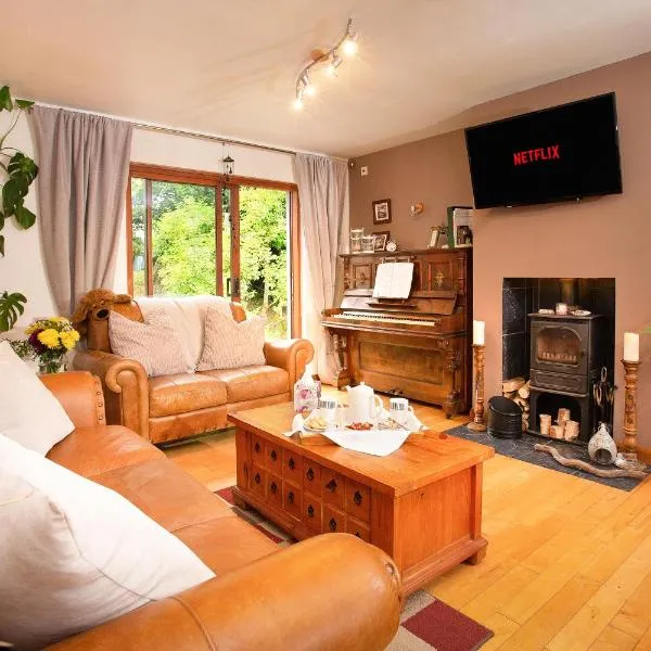 5-Bed Highland Lodge - NC500 - Sleeps 10, hotel a Alness