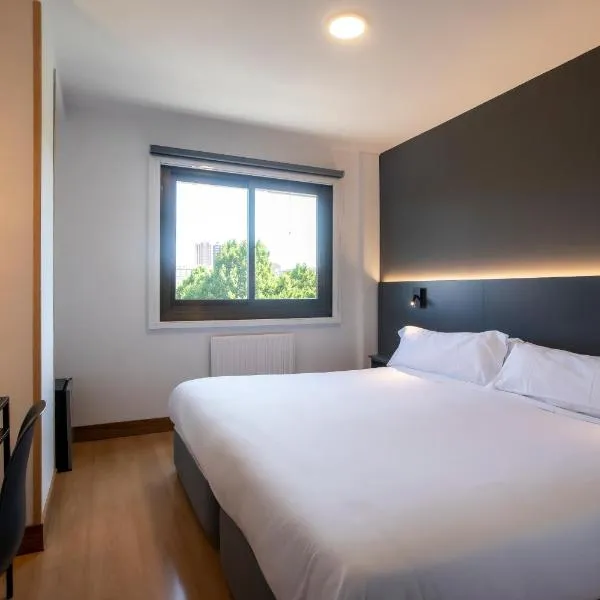 Sancho Ramirez, hotel v destinaci Pamplona