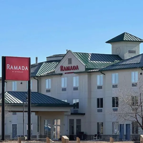 Ramada by Wyndham Estevan – hotel w mieście Estevan