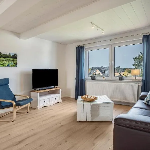5 Sterne Ferienwohnung Boddenblick, hotel in Glowe