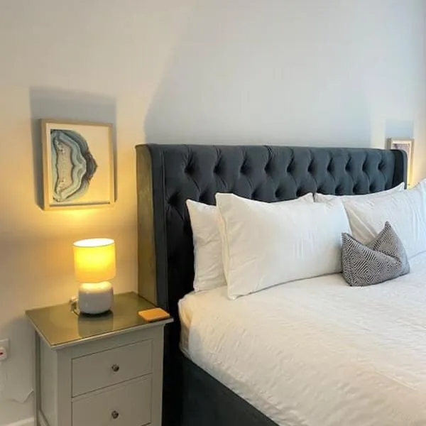 Modern Southampton City Centre Apartment with Superking Bed - Sleeps up to 4, hotel a Southampton