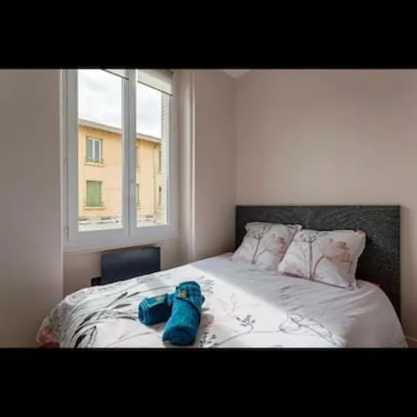 Appartement totalement rénové 4 couchage proche Lyon, hotel v destinácii Oullins
