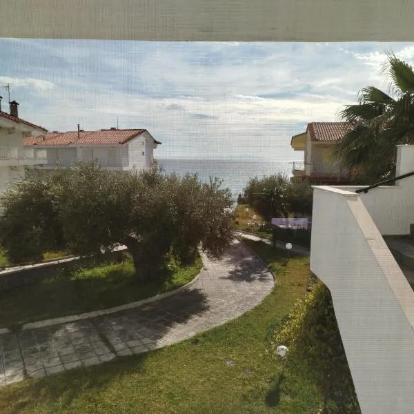 Christy's apartment by the sea, hotel v destinaci Skála Foúrkas