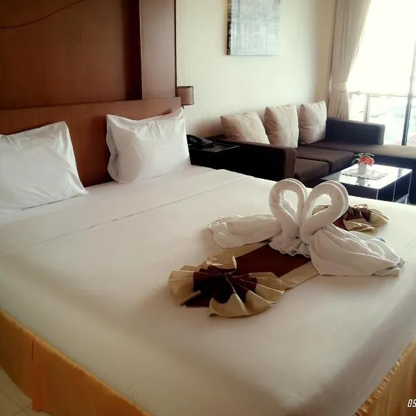 Seaview Sriracha Hotel, hotel in Ban Fang Daeng