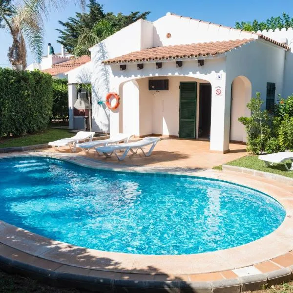 Apartchalet villas Elvira. Villa A, hotel v destinaci Son Carrio