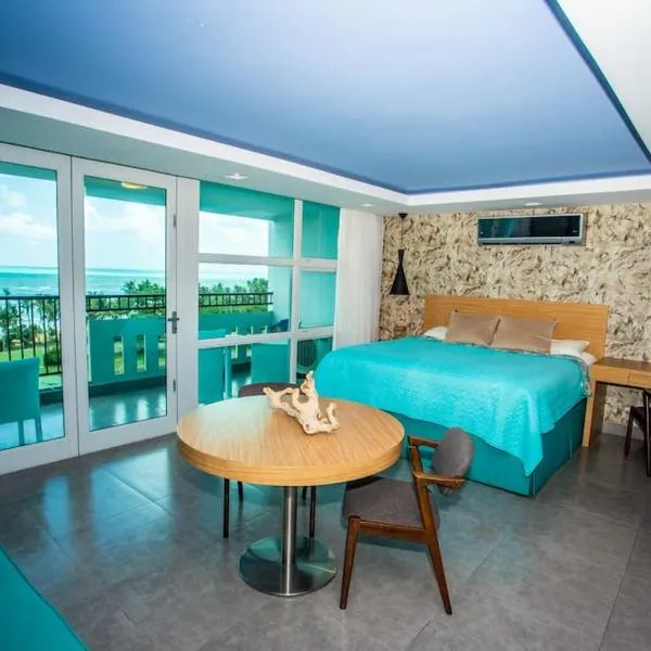 Enchanted 8 Jewel Luquillo Beachfront - Pool, hotel v destinaci Luquillo