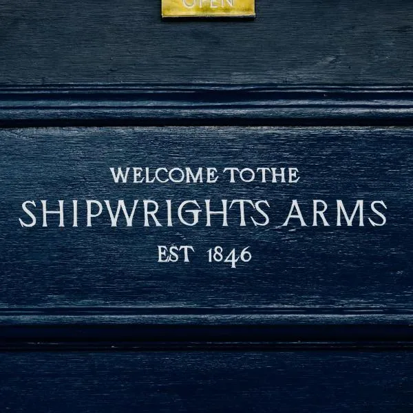 Shipwrights Arms Hotel, hótel í Kingston