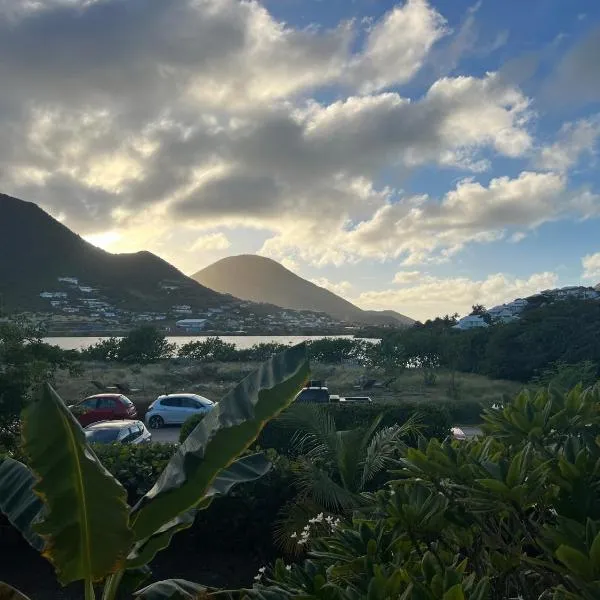 Sunset View & Ocean Breeze, hotel in Cul de Sac