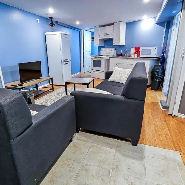 Cosy Basement Apartment on the East side., hotel v destinaci Saint John