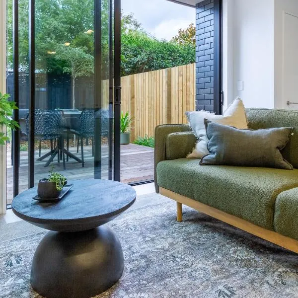 Merivale Gem: 2BR Townhouse Oasis, hotel a Christchurch