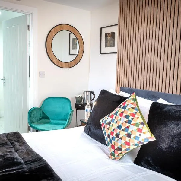 Kings Arms Suites - Luxury Double - Freestanding Bath - Self Check In, hotel a Whitehaven
