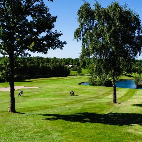 Halmstad Tönnersjö Golfbana, готель у місті Eslared