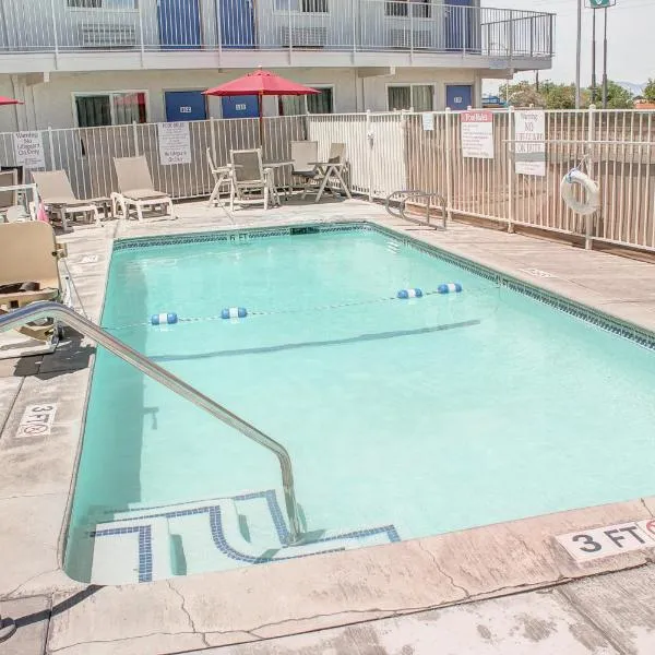 Motel 6-Lancaster, CA, hotel in Lancaster
