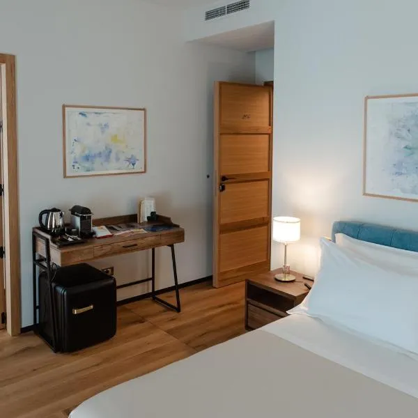 Club64, hotell i Andria