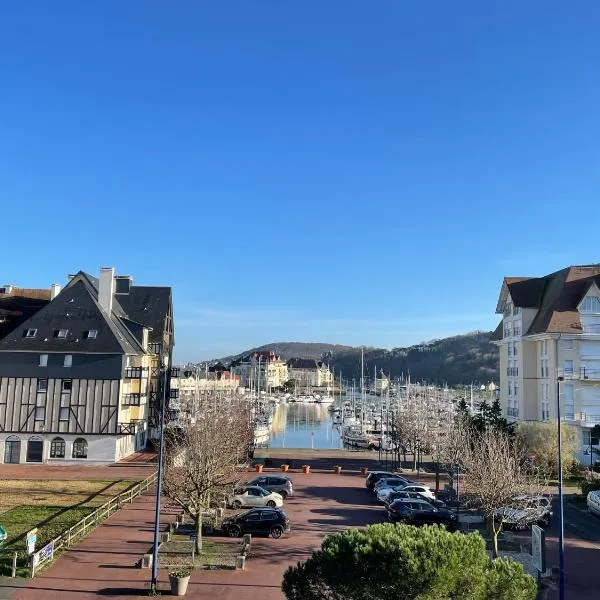 Appartement cosy vue port, hotel in Dives-sur-Mer