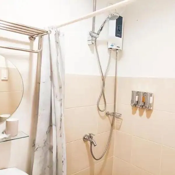 The Loop Studio at 5th floor Limketkai Mall infront Atrium Lucky 11, hotel v destinaci Cagayan de Oro