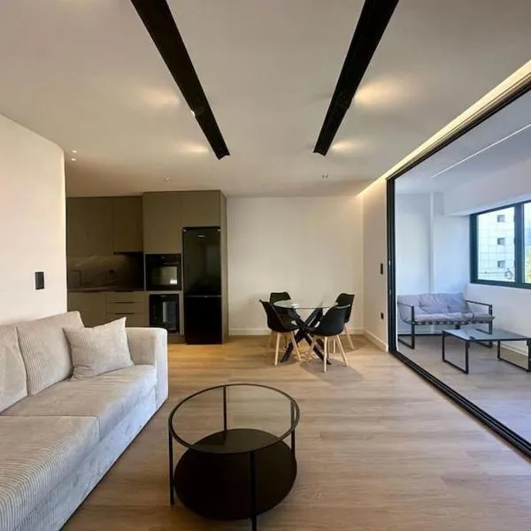 BlueMotion - PortHub Α1, hotel in Piraeus