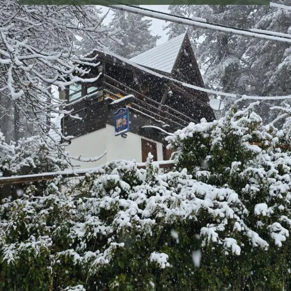 Chalet Natura la taverna dei 3 porcellini, hotel v destinaci Cavaliere