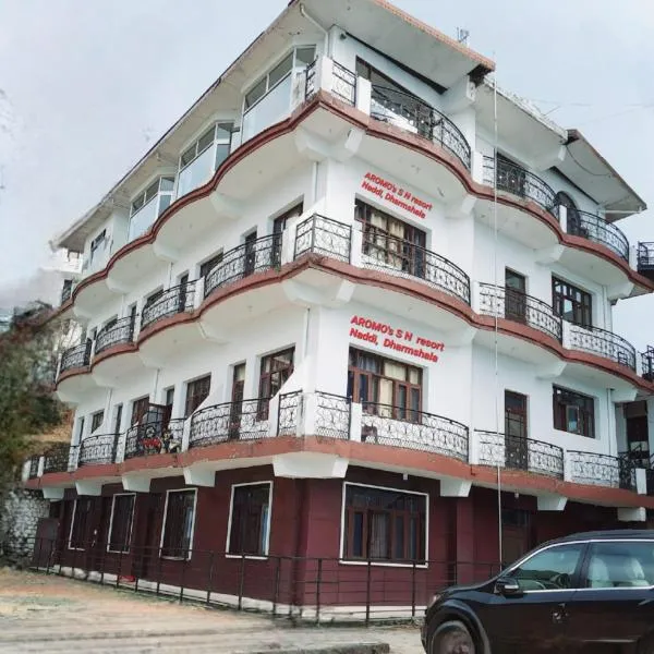 Viesnīca Aromo's S N Resort pilsētā Daramsala