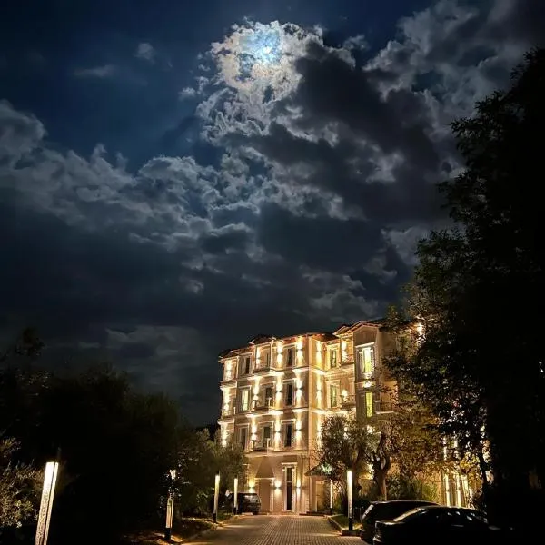 Atrium Hotel, hotel in Tirana