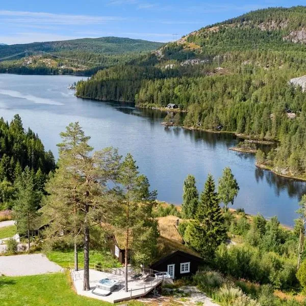 Libeli- panoramaview towards Gaustadtoppen- Jacuzzi, hotell i Lona