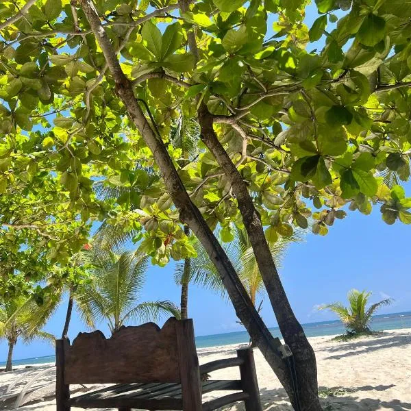 Baharia Blue Studio, hótel í Diani Beach