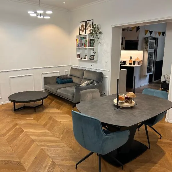 Paris 16 lux and cozy 2 bedroom, hôtel à Paris