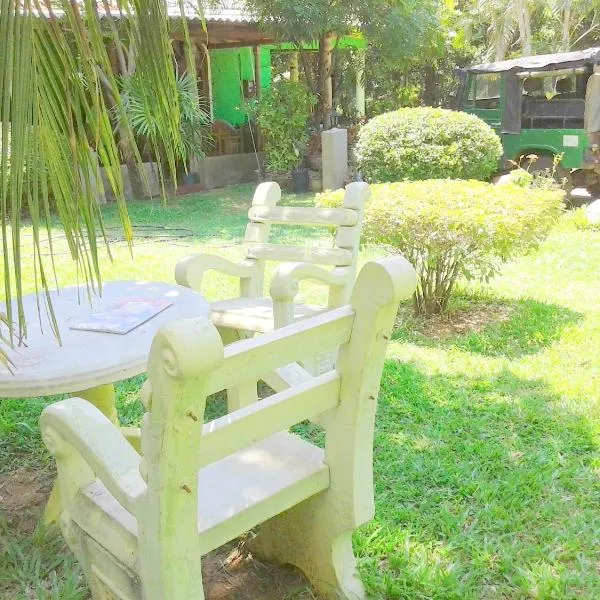 Lak Nilla Guest House, hotel v destinaci Giritale