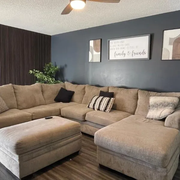 Spacious 1king bd/2queen bd/* 1 mile from I-85, hotel in Lexington