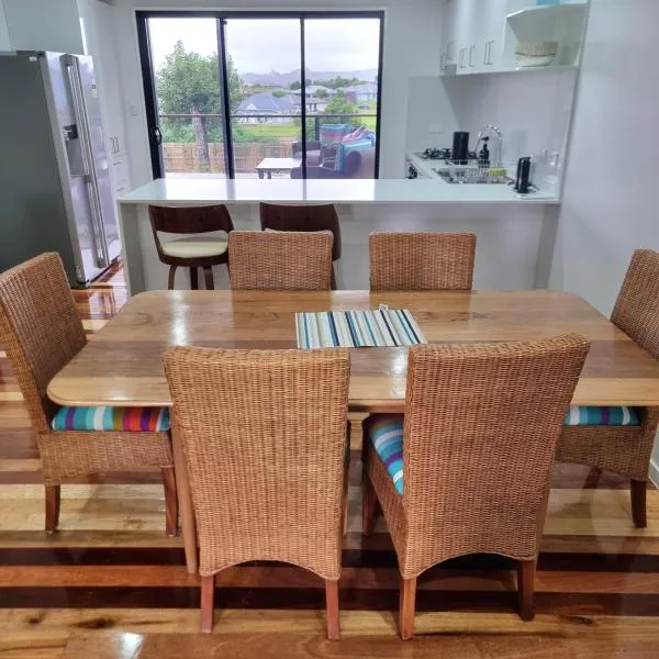 Yungaburra Whitehouse, hotel in Yungaburra