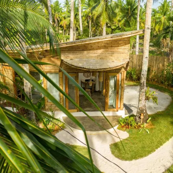The Bamboo Houses - Tropical Garden & Empty Beach, hotel in General Luna