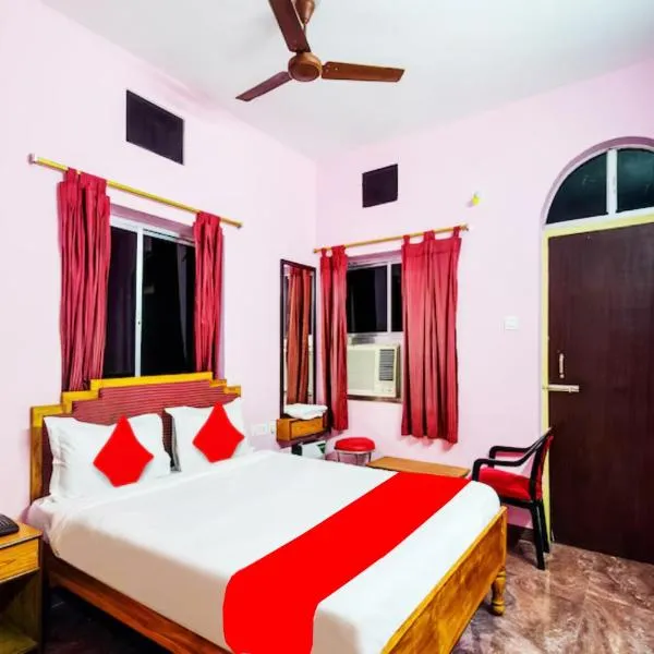 Hotel Planet 9 Puri - Wonderfull Stay with Family Near Sea Beach، فندق في بوري