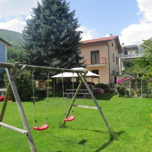 CASA AZZURRA BB Ossola, hôtel à Domodossola