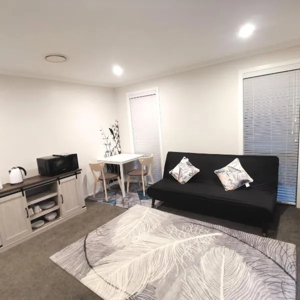 Stylish Private Guest House Ensuite Only, hotel v destinaci Rolleston